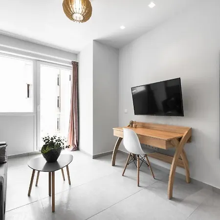 Big Apple, Nilie Hospitality Mgmt Апартаменти *