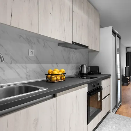 Big Apple, Nilie Hospitality Mgmt Апартаменти *
